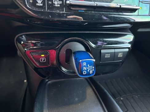 Used 2019 Toyota Prius LE FWD image 27