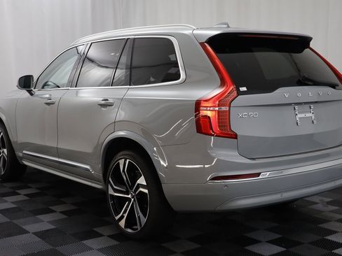Used 2024 Volvo XC90 B6 Ultimate w/ Lounge Package image 15