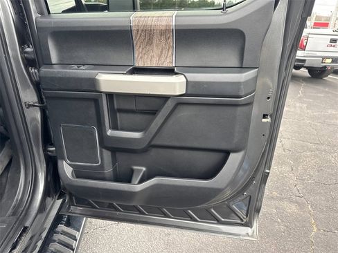 Used 2019 Ford F350 Lariat image 17