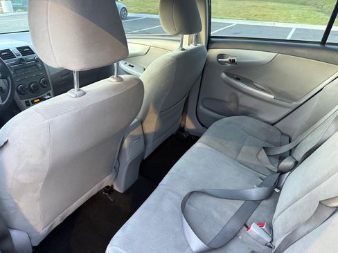 Used 2011 Toyota Corolla LE FWD image 14