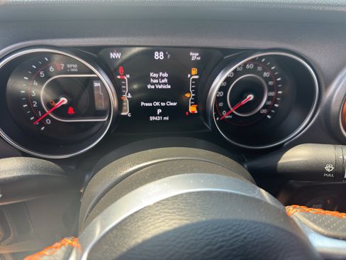 Used 2022 Jeep Gladiator Mojave w/ Cold Weather Group AWD/4WD image 19