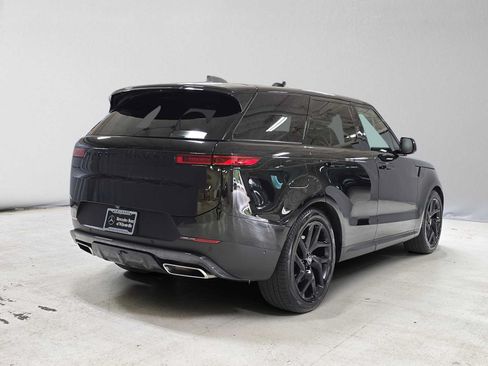 Used 2024 Land Rover Range Rover Sport SE AWD/4WD image 3