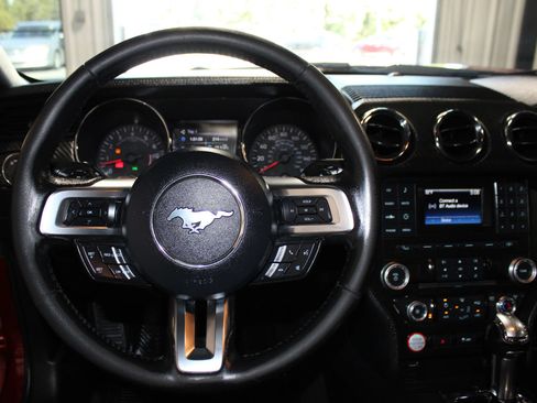 Used 2016 Ford Mustang Coupe RWD image 19