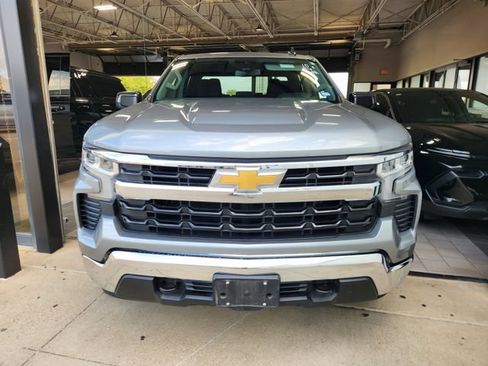 Used 2024 Chevrolet Silverado 1500 LT AWD/4WD image 2