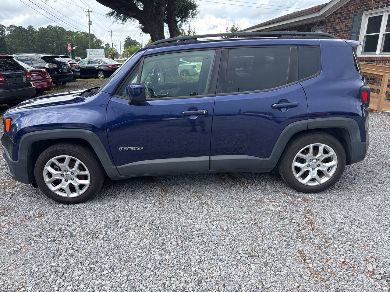 Used 2016 Jeep Renegade Latitude FWD image 6