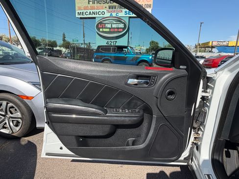 Used 2011 Dodge Charger R/T RWD image 8