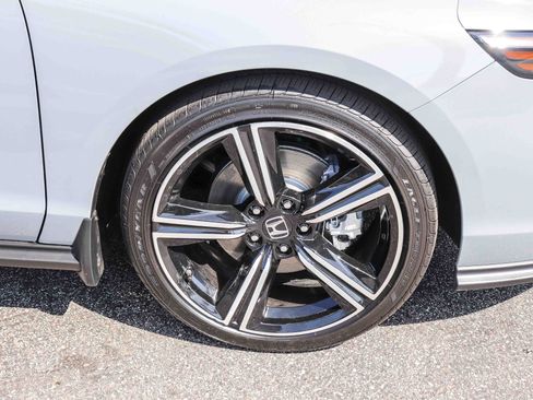 Used 2024 Honda Accord Sport image 7