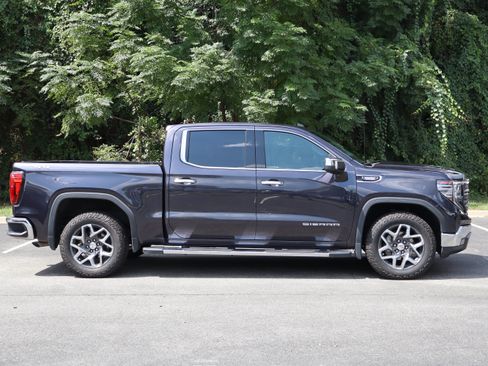 Used 2023 GMC Sierra 1500 SLT w/ SLT Premium Package AWD/4WD image 11