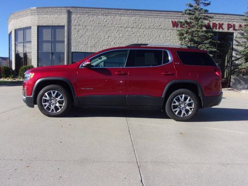 Used 2021 GMC Acadia SLT w/ Technology Package image 1