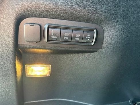 Used 2018 Ford Explorer Limited AWD/4WD image 22