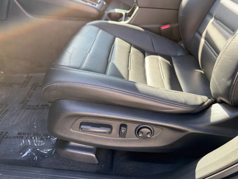 Used 2024 Honda CR-V EX-L image 27