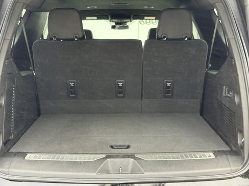 Used 2025 GMC Yukon XL Denali AWD/4WD image 9
