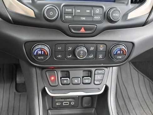 Used 2018 GMC Terrain Denali w/ Advanced Safety Package image 24