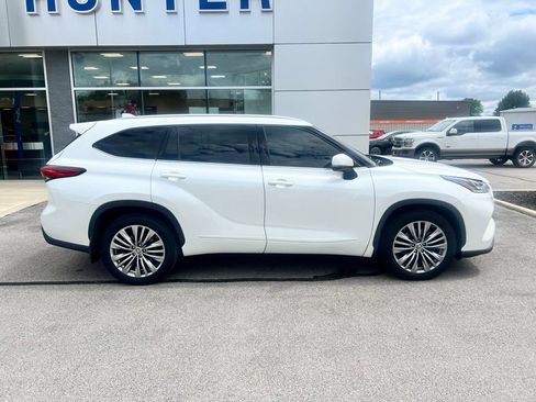 Used 2021 Toyota Highlander Platinum AWD/4WD image 36