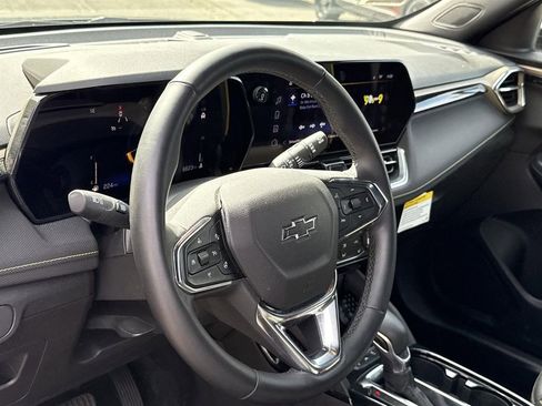 Used 2025 Chevrolet TrailBlazer ACTIV w/ Driver Confidence Package image 9