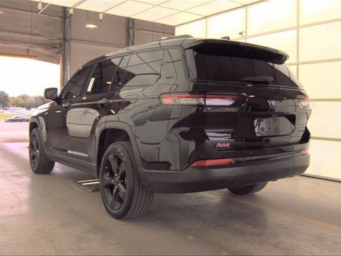 Used 2024 Jeep Grand Cherokee L Limited w/ Black Appearance Package RWD image 11