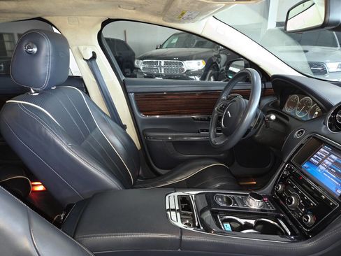 Used 2011 Jaguar XJ L Supercharged image 32
