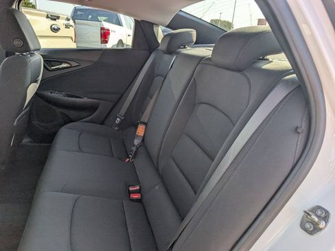 Used 2021 Chevrolet Malibu LS FWD image 26