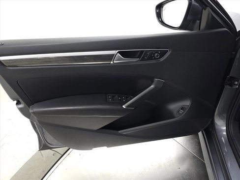 Used 2017 Volkswagen Passat 1.8T SE image 13
