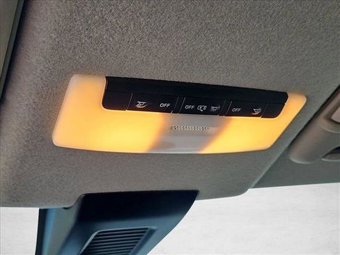 Used 2023 Nissan Kicks SR FWD image 20