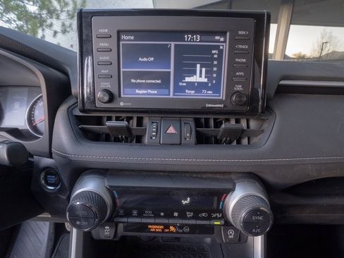 Used 2020 Toyota RAV4 XLE Premium image 11