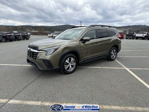 Used 2025 Subaru Ascent Premium AWD/4WD image 1