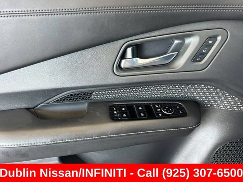 Used 2023 Nissan Ariya FWD image 12