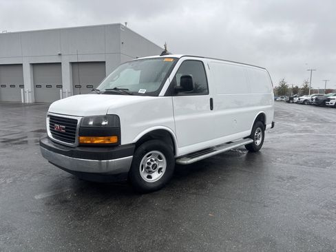 Used 2024 GMC Savana 2500 w/ Driver Convenience Package image 5