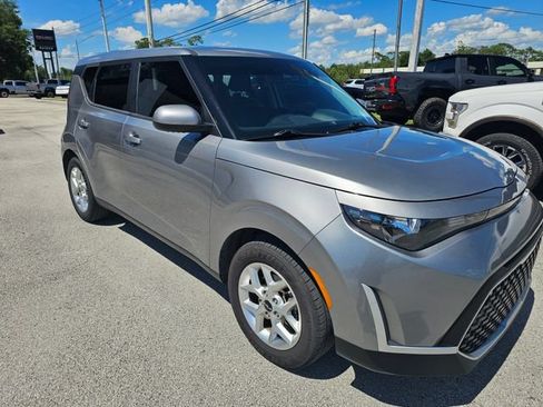 Used 2024 Kia Soul LX w/ Option Group 015 FWD image 7