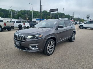 Used 2019 Jeep Cherokee Overland w/ Technology Group AWD/4WD video 1