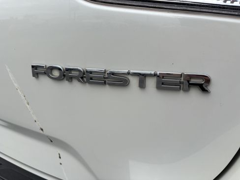 Used 2021 Subaru Forester AWD/4WD image 12