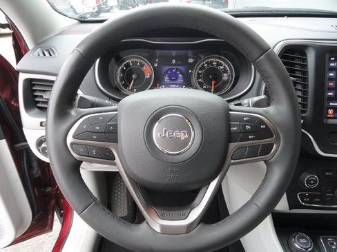 Used 2021 Jeep Cherokee Latitude Lux w/ Comfort/Convenience Group AWD/4WD image 13