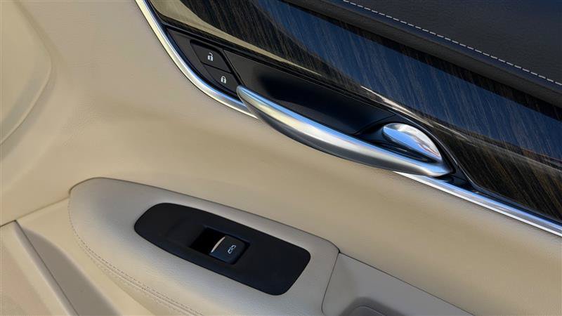Used 2019 Cadillac XT5 FWD image 34
