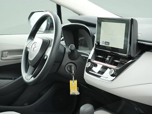 Used 2026 Toyota Corolla LE FWD image 13