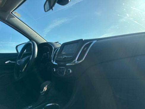 Used 2023 Chevrolet Equinox LT FWD image 22