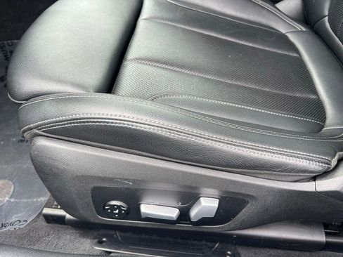 Used 2024 BMW 430i Convertible RWD image 12