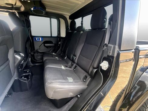 Used 2022 Jeep Gladiator Sport AWD/4WD image 19
