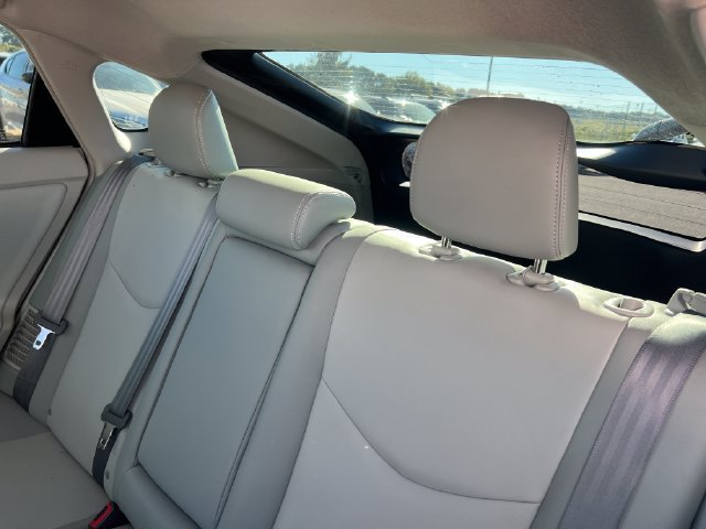 Used 2015 Toyota Prius Four FWD image 18