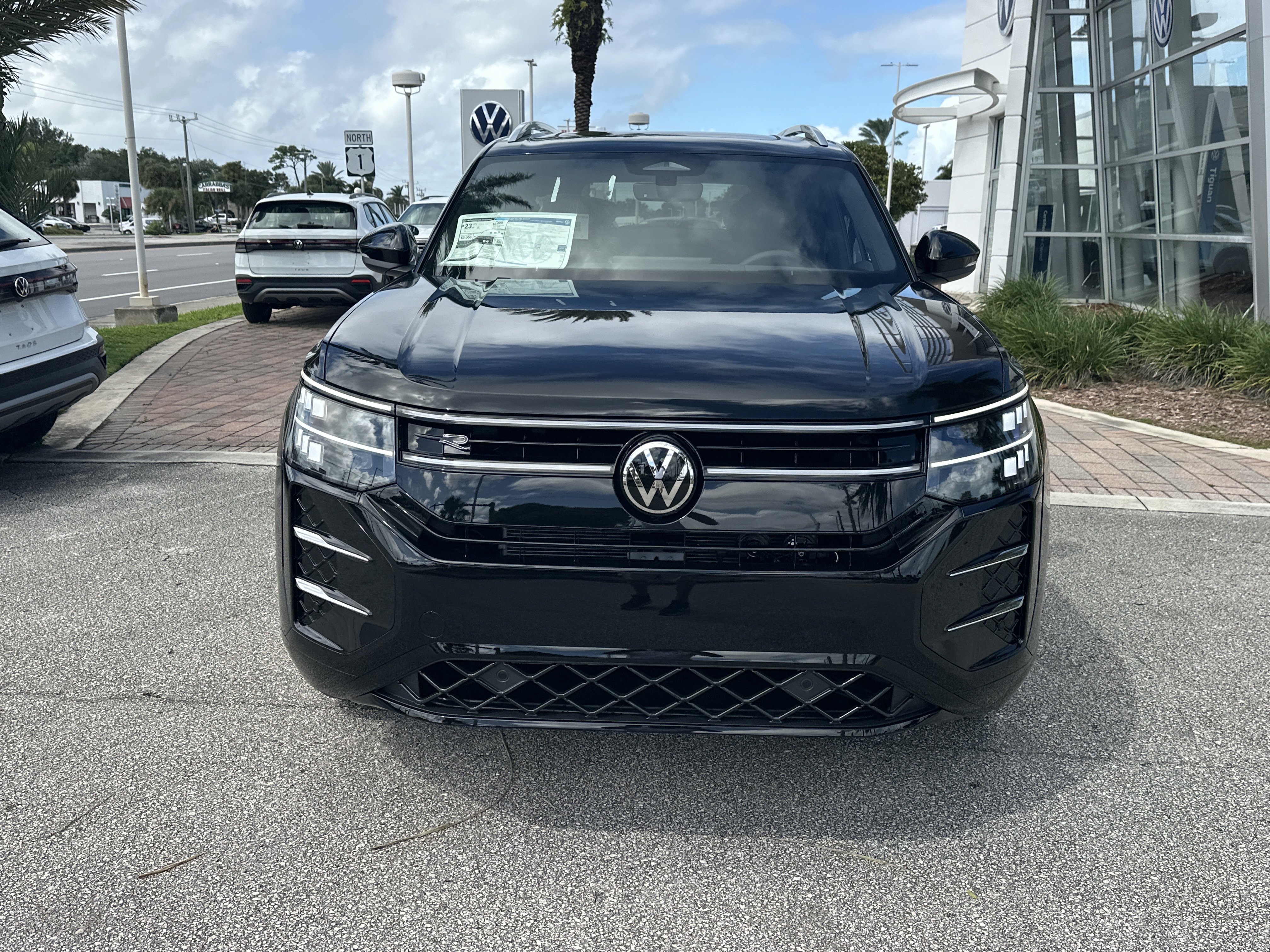 New 2027 Volkswagen Atlas SEL R-Line AWD/4WD image 3