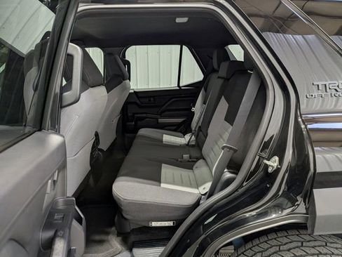 Used 2025 Toyota 4Runner TRD Off-Road AWD/4WD image 9