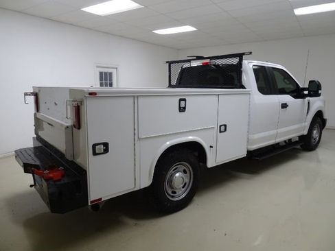 Used 2019 Ford F250 XL w/ Power Equipment Group image 6