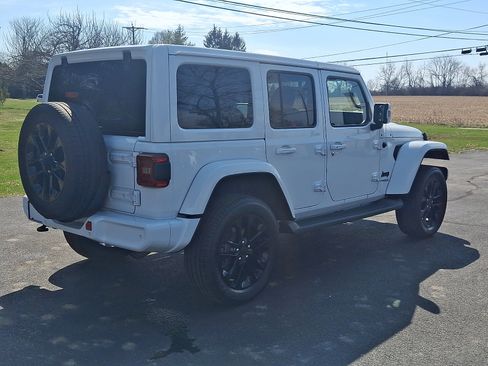 Certified 2022 Jeep Wrangler Unlimited Sahara image 4