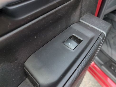 Used 2020 Chevrolet Silverado 1500 Custom w/ Custom Value Package image 12