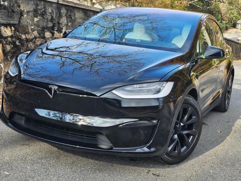 Used 2022 Tesla Model X image 73