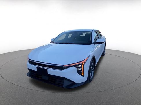 Used 2025 Kia K4 LXS image 7