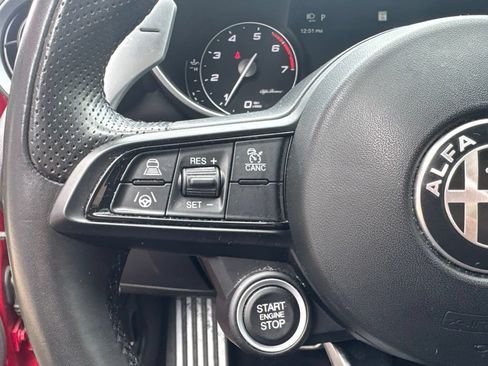 Used 2022 Alfa Romeo Giulia Veloce AWD/4WD image 36