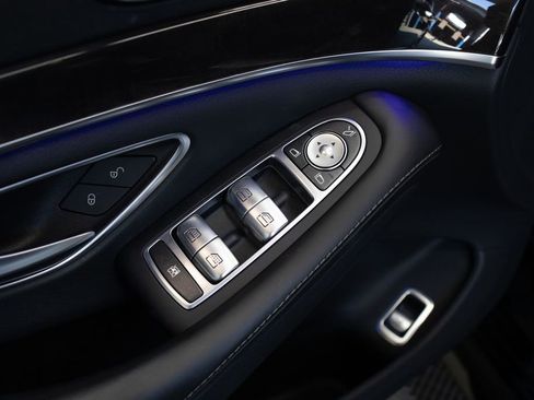 Used 2019 Mercedes-Benz S 560 Sedan image 15