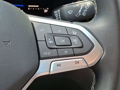 Used 2022 Volkswagen Taos SE w/ Driver Assistance Package image 23