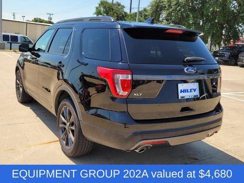 Used 2017 Ford Explorer XLT w/ Equipment Group 202A FWD image 3