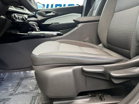 Used 2024 Chevrolet Trax LT image 21